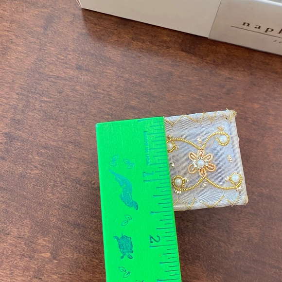 Pier 1 square gold colored napkin rings, set of 8 - Picture 8 of 9